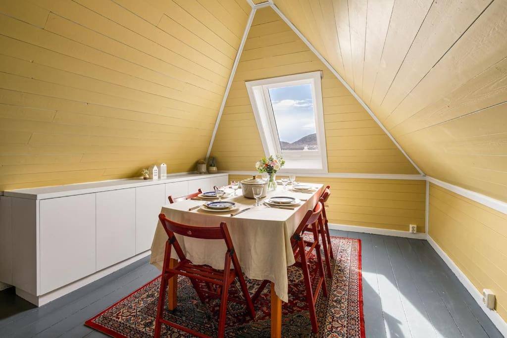 Det Lille Rode Huset Ved Floibanen Villa Bergen Exterior photo